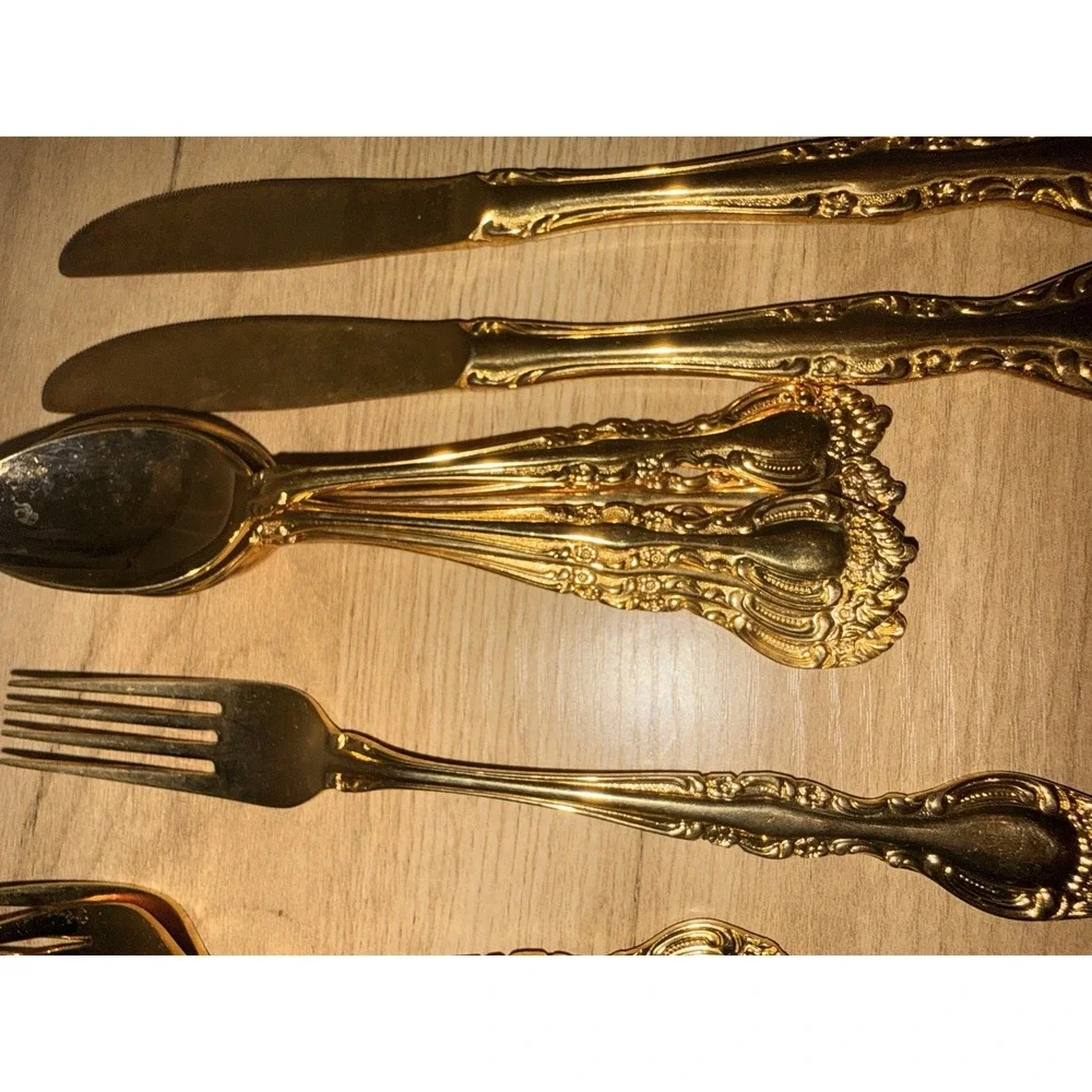 Supreme Cutlery Japan Gold Electroplated Stainless Flatware Shell Pattern 16 Pcs